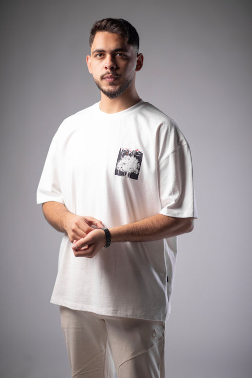 Oversized T-Shirt - The Roses Resist